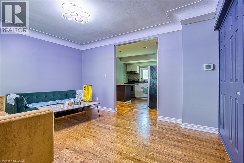 99 Mohawk Road W, Hamilton, ON - Indoor Photo Showing Other Room