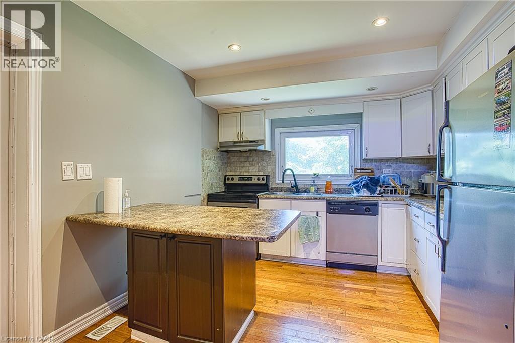99 Mohawk Road W, Hamilton, ON - Indoor Photo Showing Kitchen