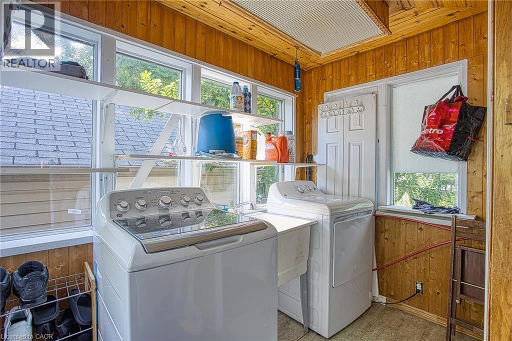 99 Mohawk Road W, Hamilton, ON - Indoor Photo Showing Laundry Room