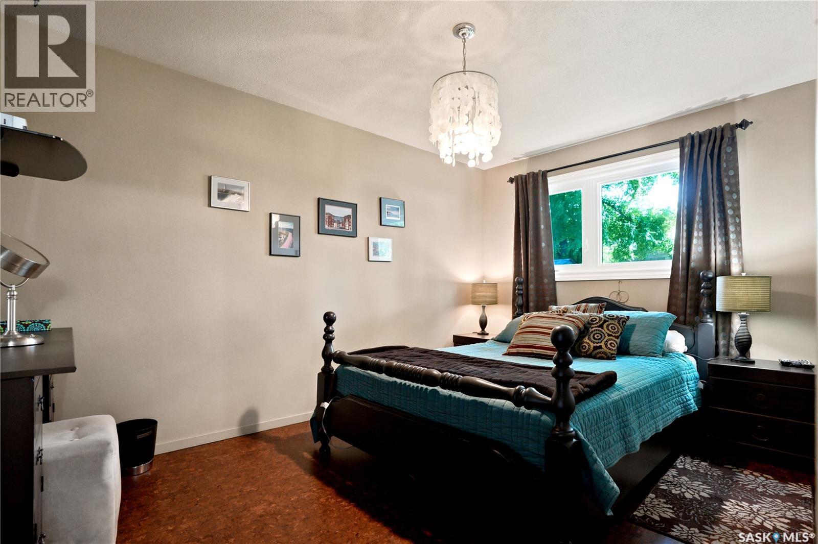 43 Columbia Drive, Saskatoon, SK - Indoor Photo Showing Bedroom