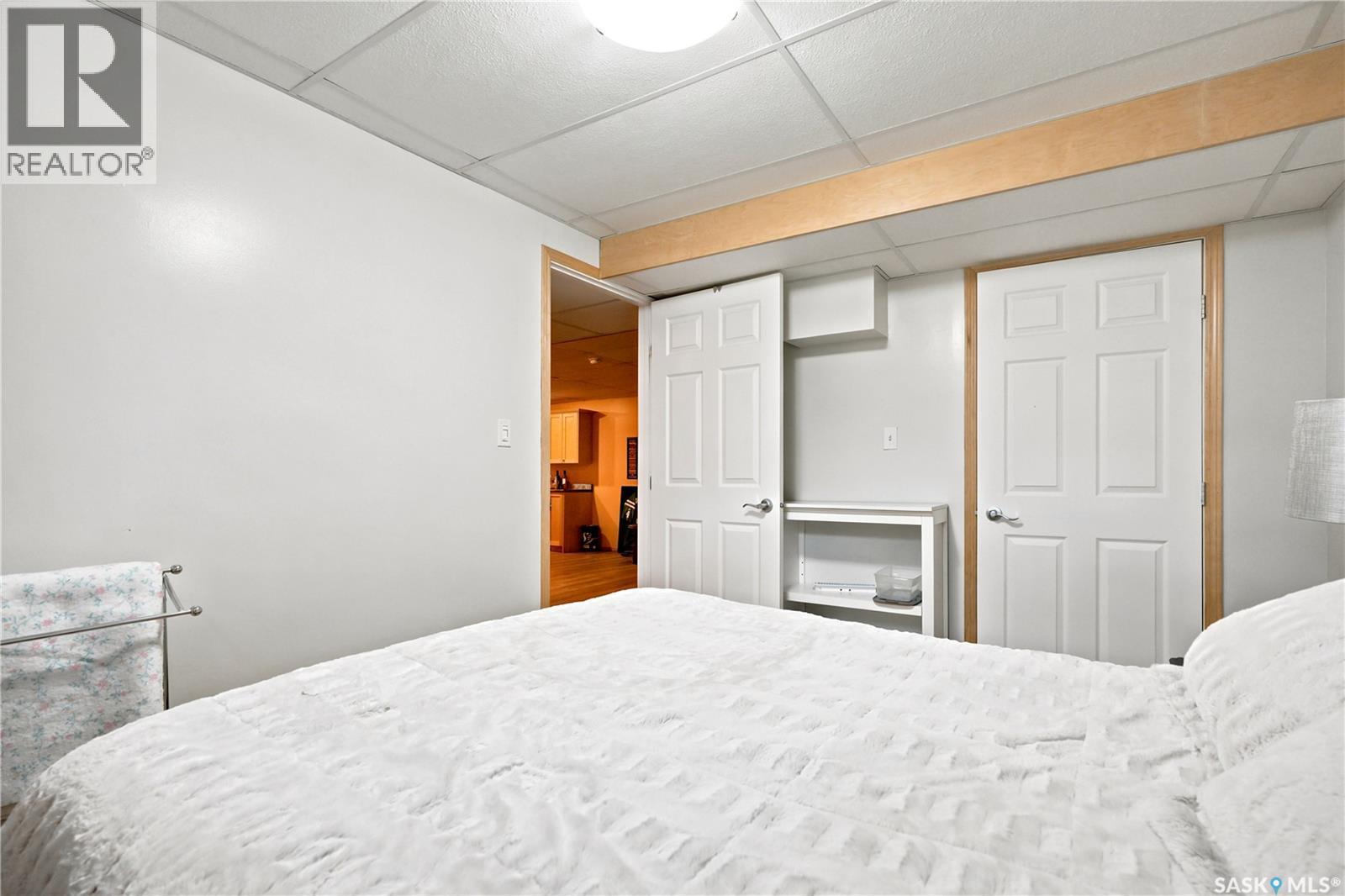 43 Columbia Drive, Saskatoon, SK - Indoor Photo Showing Bedroom