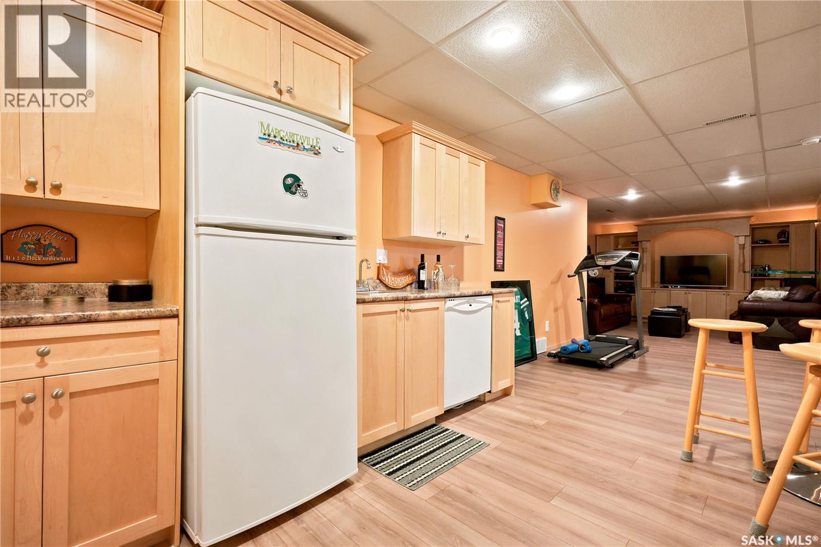 43 Columbia Drive, Saskatoon, SK - Indoor Photo Showing Kitchen