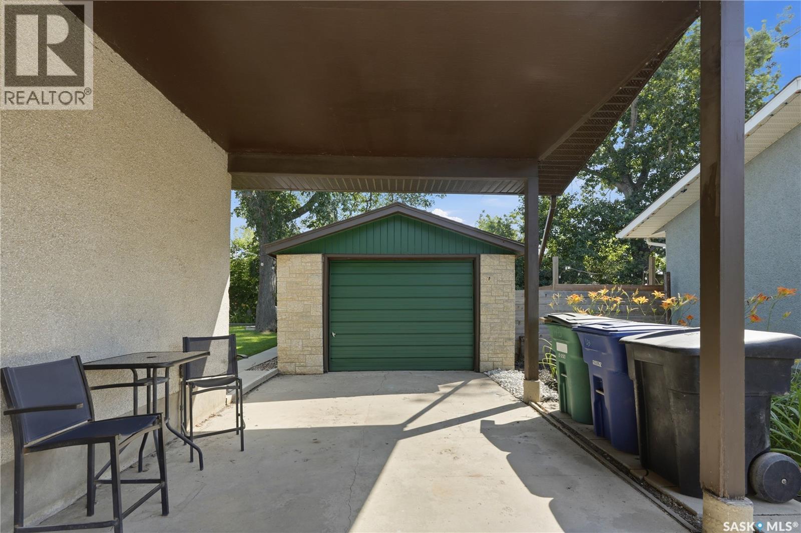43 Columbia Drive, Saskatoon, SK - Outdoor With Exterior