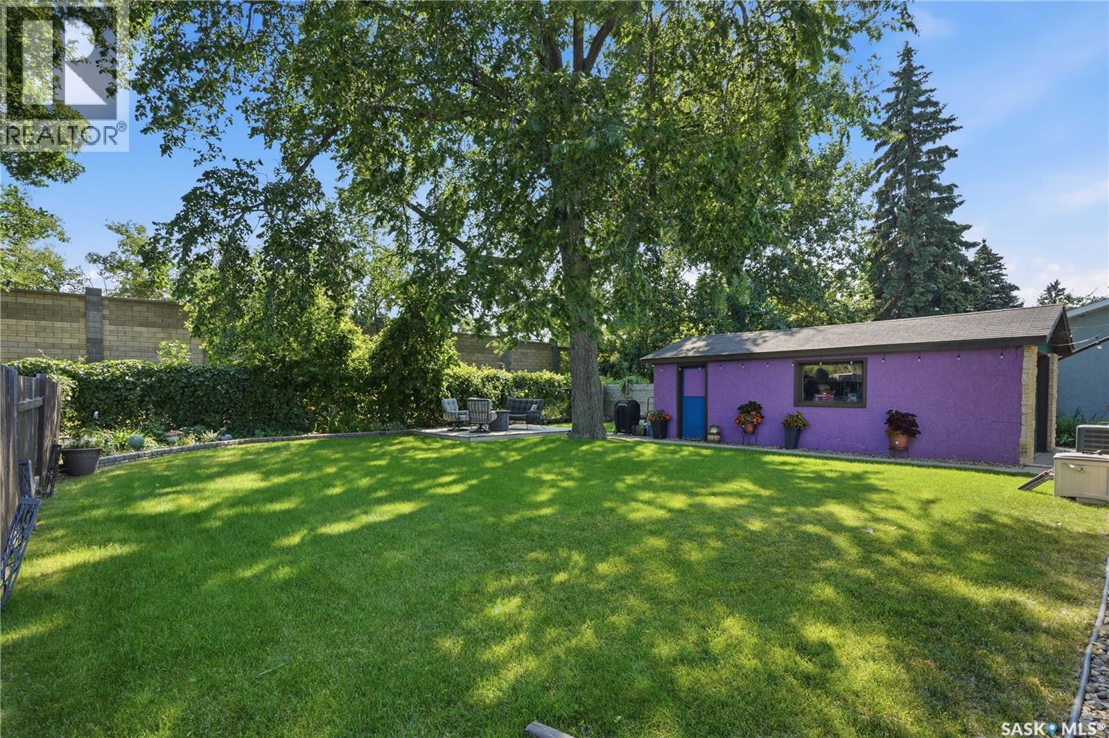43 Columbia Drive, Saskatoon, SK - Outdoor