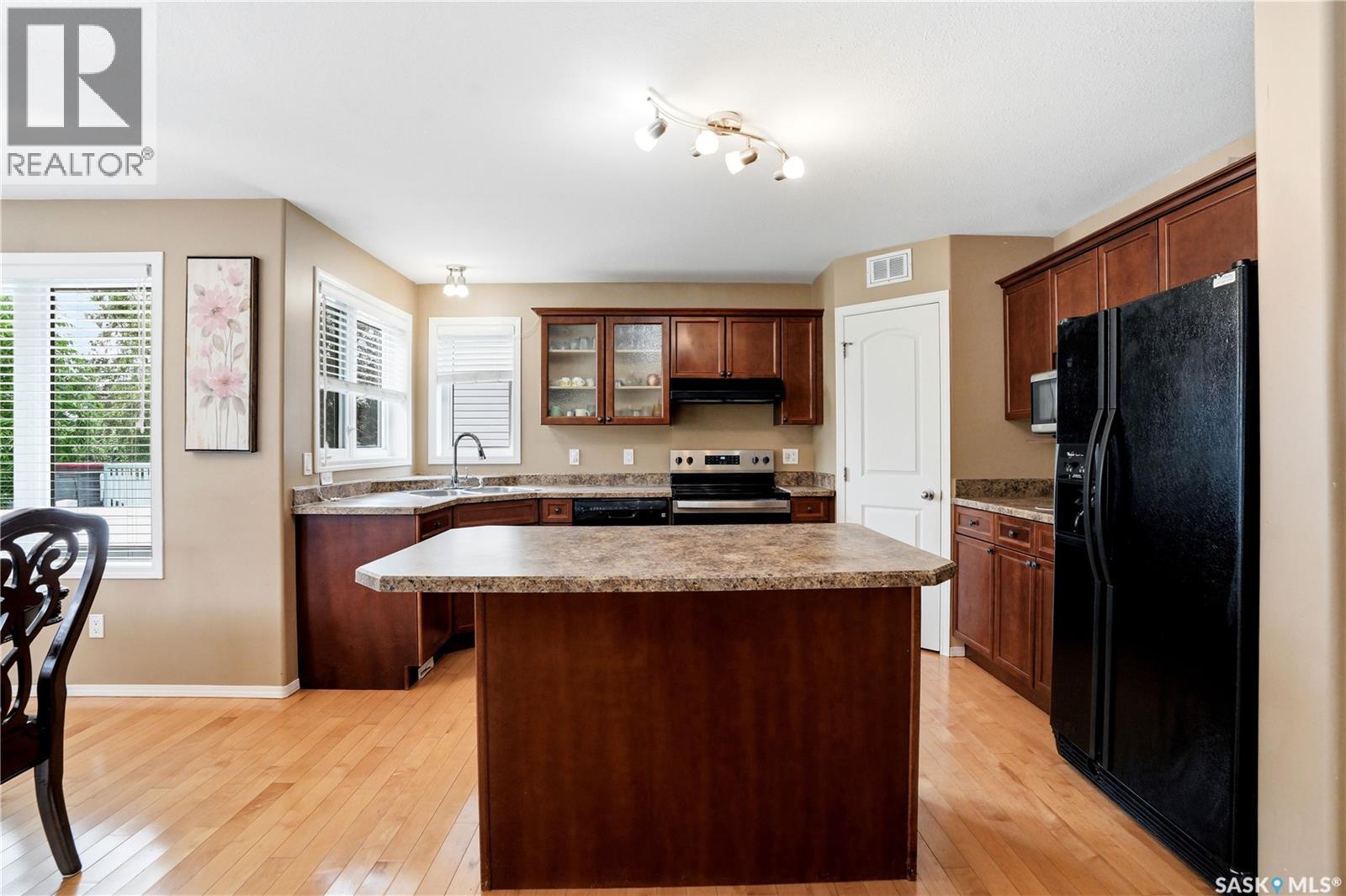 110 Stepney Crescent, Saskatoon, SK - Indoor Photo Showing Kitchen