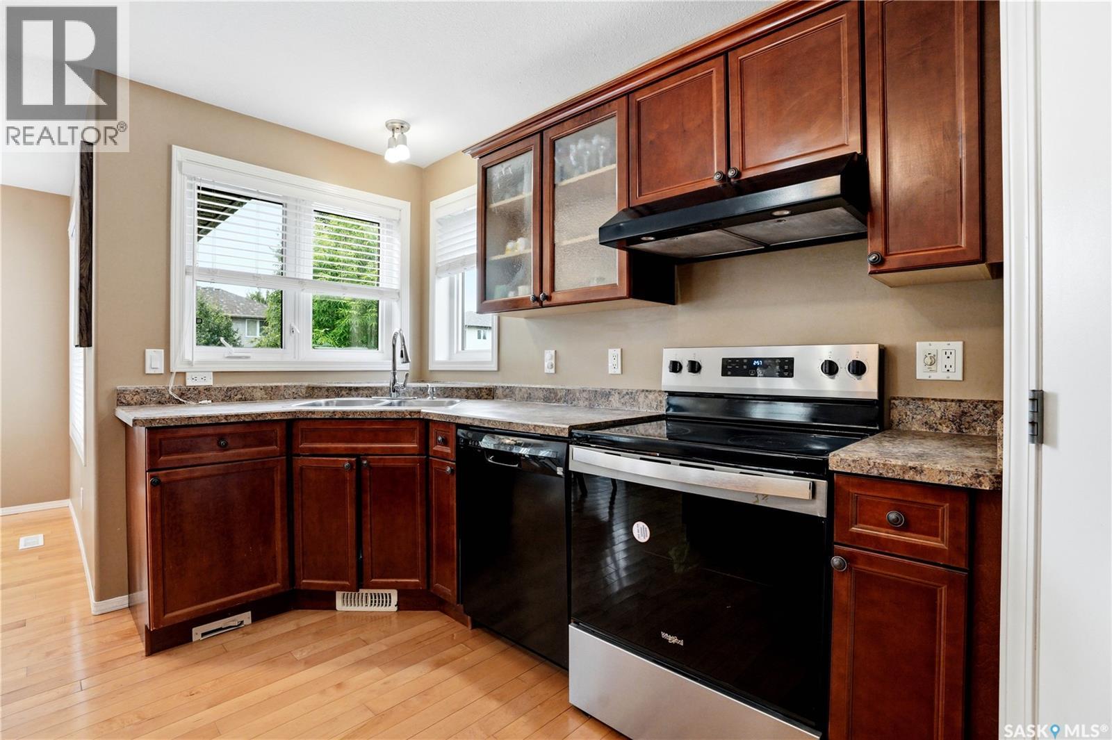 110 Stepney Crescent, Saskatoon, SK - Indoor Photo Showing Kitchen