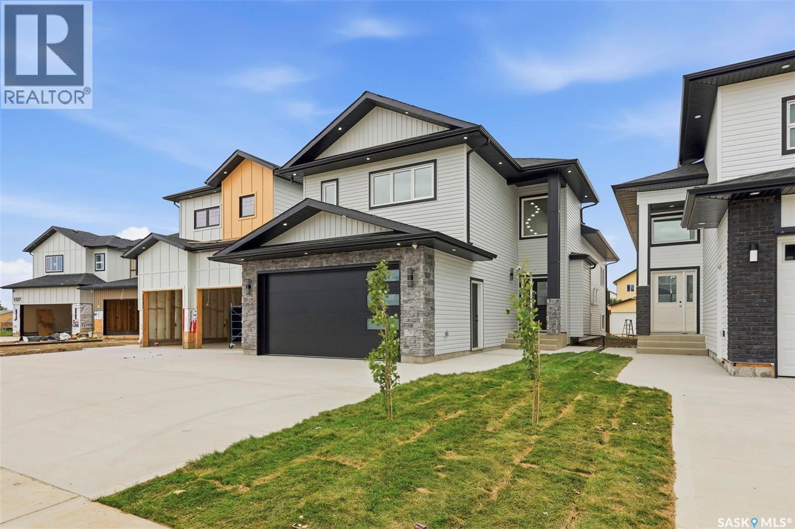 1215 Nightingale Terrace, Saskatoon, SK - Outdoor With Facade