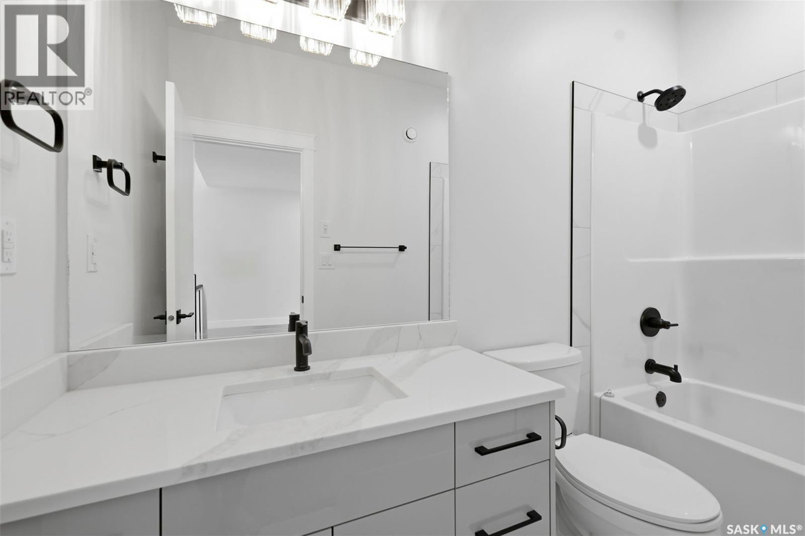 1215 Nightingale Terrace, Saskatoon, SK - Indoor Photo Showing Bathroom