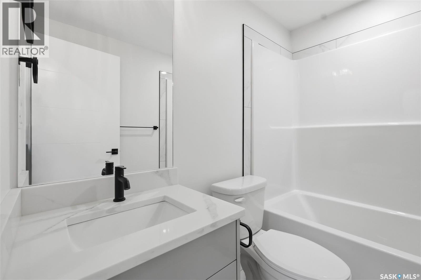 1215 Nightingale Terrace, Saskatoon, SK - Indoor Photo Showing Bathroom