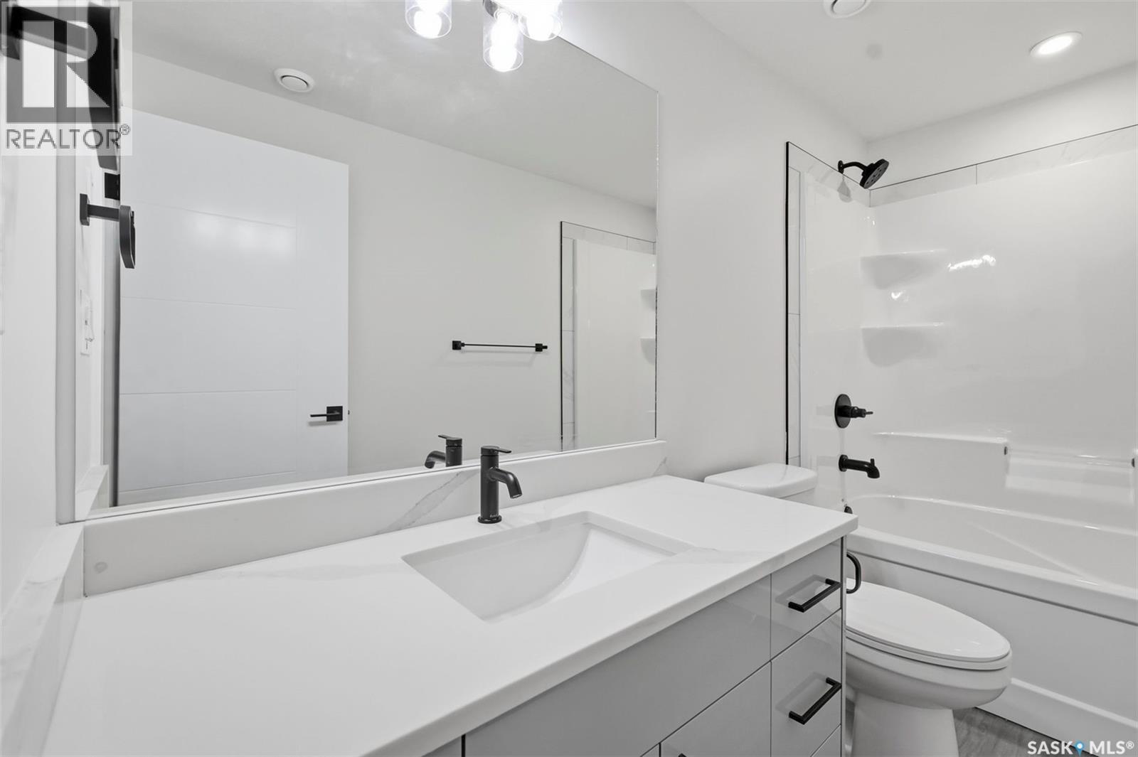 1215 Nightingale Terrace, Saskatoon, SK - Indoor Photo Showing Bathroom