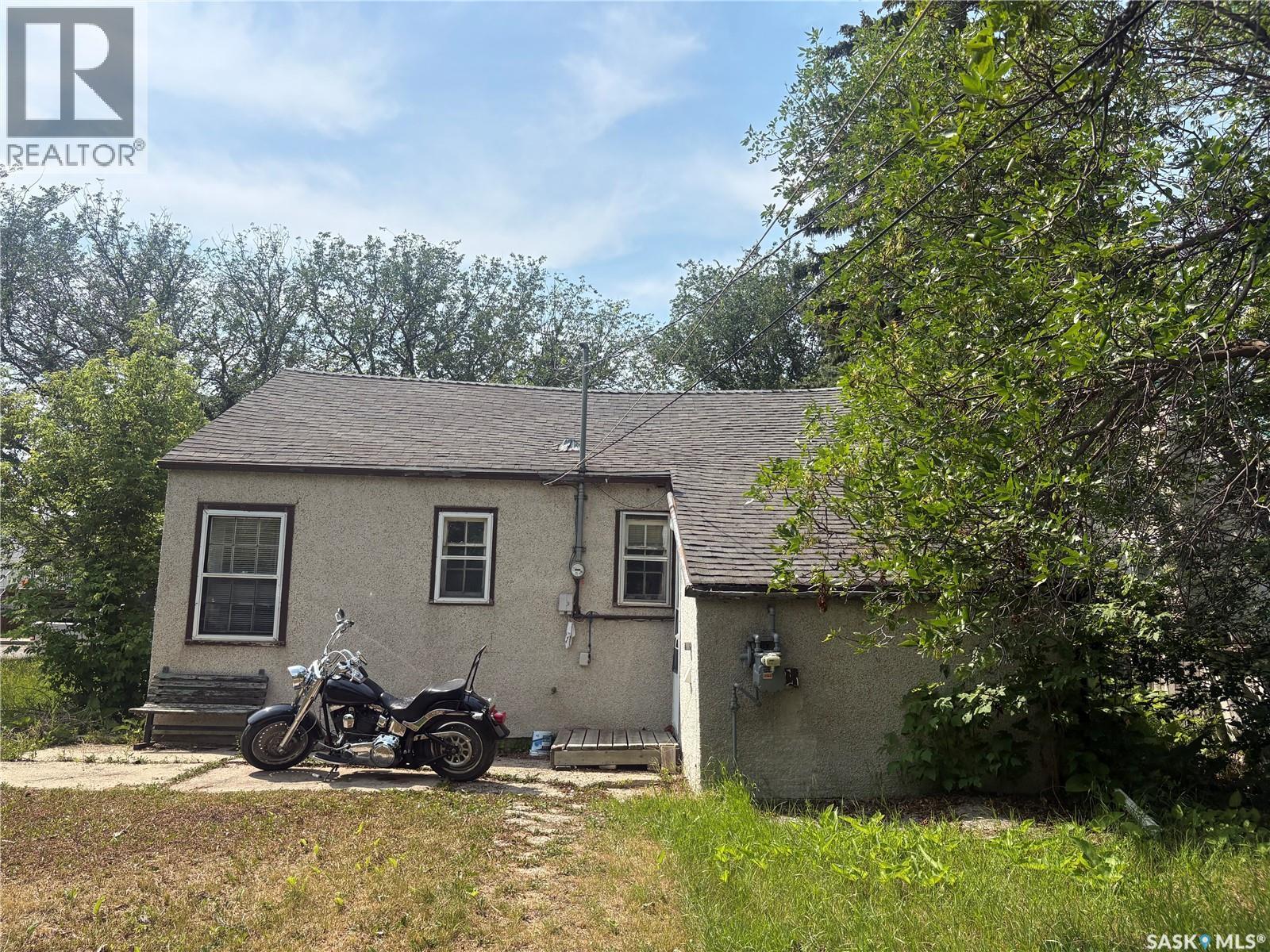 921 Argyle Street, Regina, SK - Outdoor