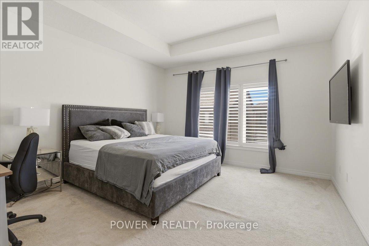 94 Conarty Crescent, Whitby, ON - Indoor Photo Showing Bedroom
