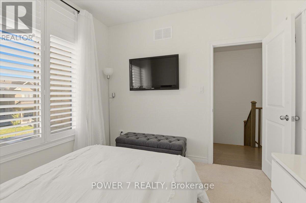 94 Conarty Crescent, Whitby, ON - Indoor Photo Showing Bedroom