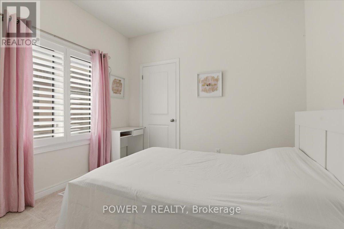 94 Conarty Crescent, Whitby, ON - Indoor Photo Showing Bedroom