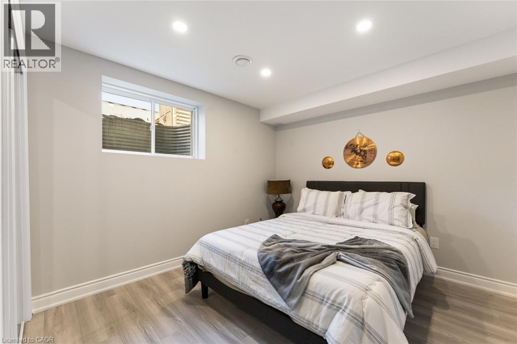 60 Andrew Lane, Thorold, ON - Indoor Photo Showing Bedroom