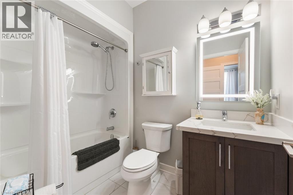60 Andrew Lane, Thorold, ON - Indoor Photo Showing Bathroom