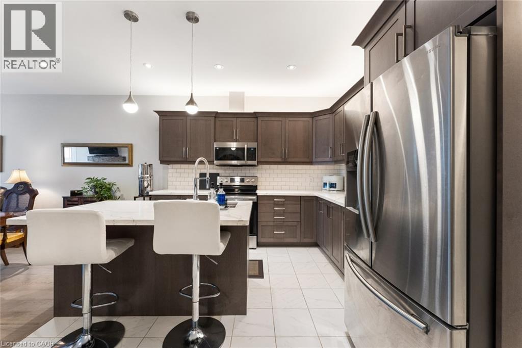 60 Andrew Lane, Thorold, ON - Indoor Photo Showing Kitchen With Stainless Steel Kitchen With Upgraded Kitchen