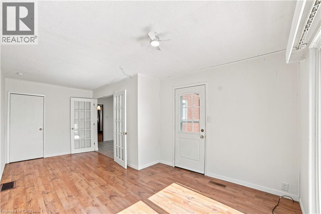 156 Tragina Avenue N, Hamilton, ON - Indoor Photo Showing Other Room