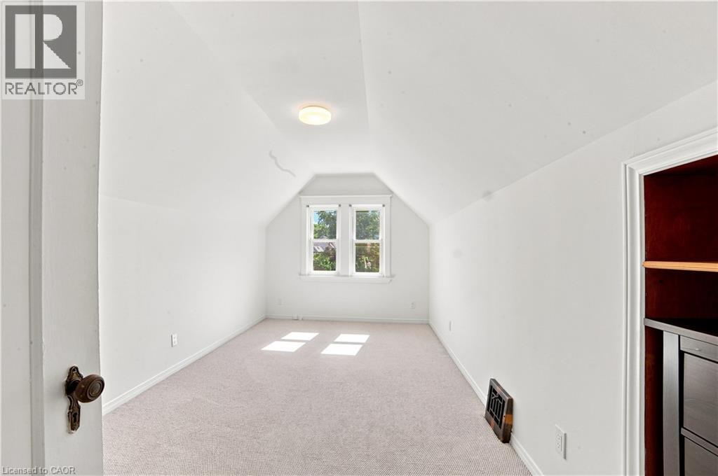 156 Tragina Avenue N, Hamilton, ON - Indoor Photo Showing Other Room
