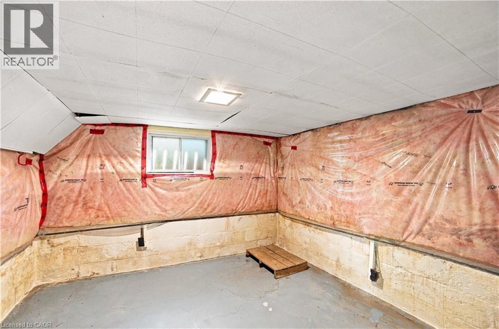 156 Tragina Avenue N, Hamilton, ON - Indoor Photo Showing Other Room