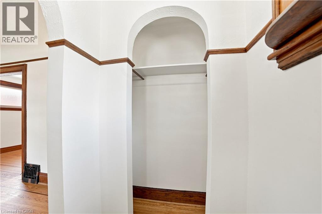 156 Tragina Avenue N, Hamilton, ON - Indoor Photo Showing Other Room