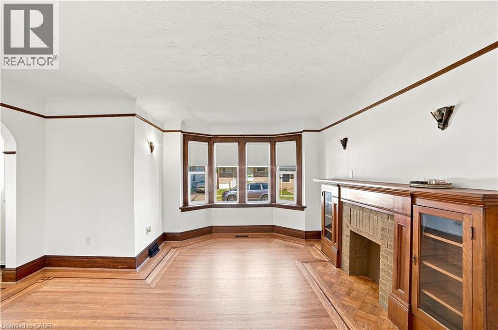 156 Tragina Avenue N, Hamilton, ON - Indoor Photo Showing Other Room