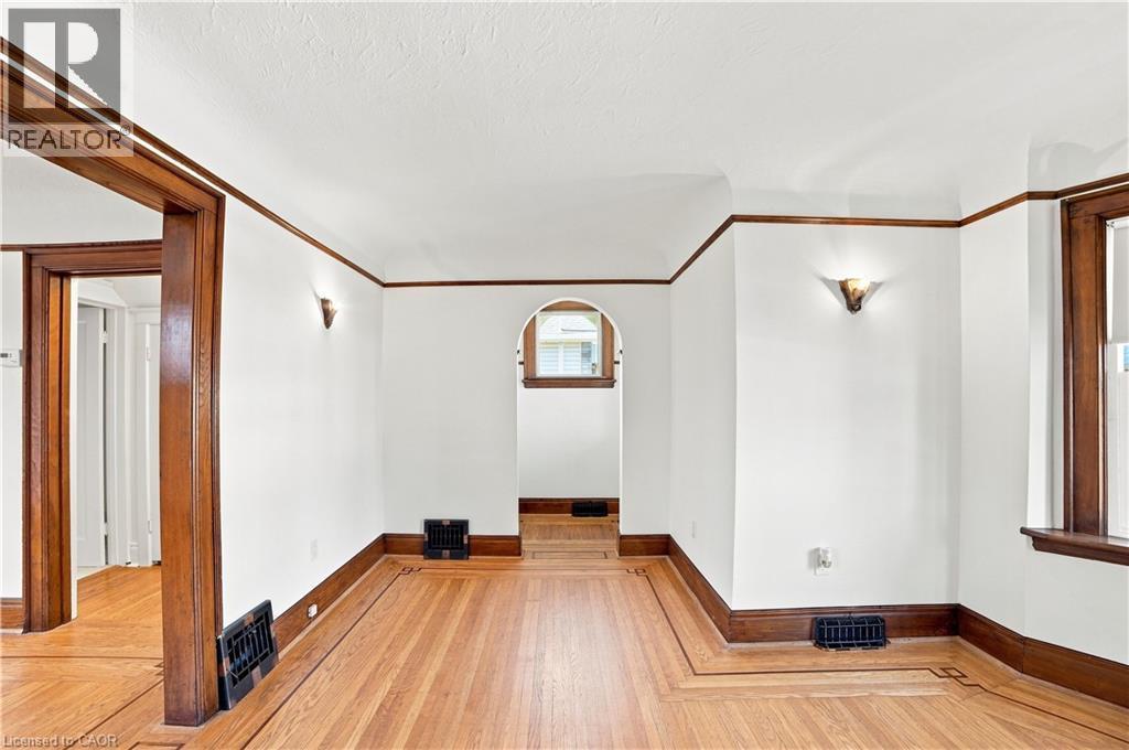 156 Tragina Avenue N, Hamilton, ON - Indoor Photo Showing Other Room