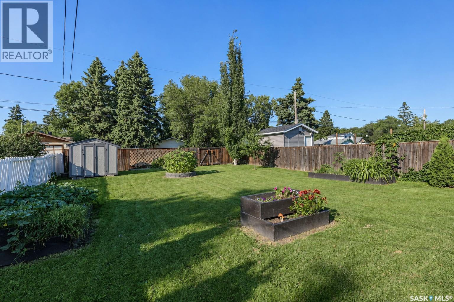 838 3Rd Street E, Prince Albert, SK - Outdoor With Backyard