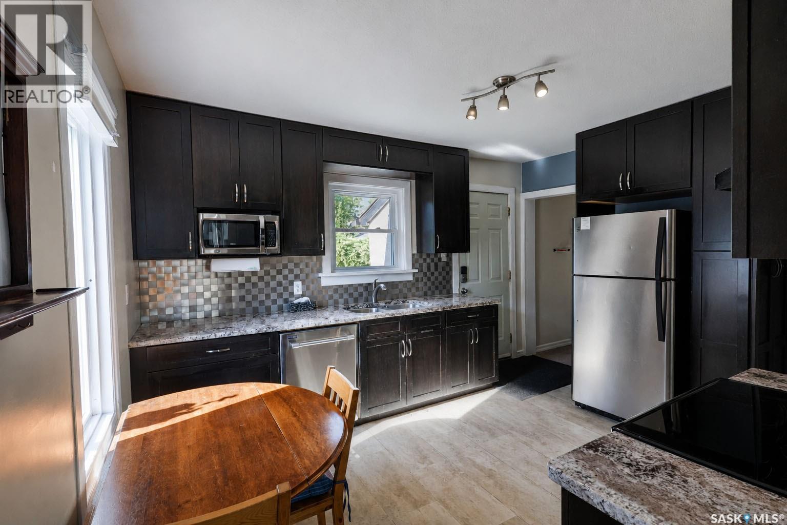 838 3Rd Street E, Prince Albert, SK - Indoor Photo Showing Kitchen With Stainless Steel Kitchen