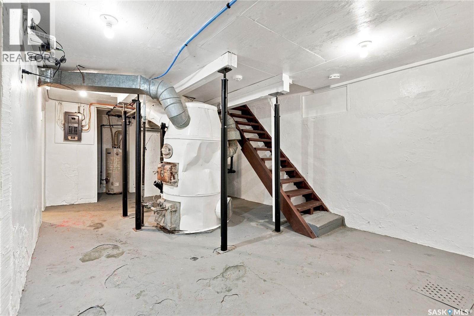 431 G Avenue S, Saskatoon, SK - Indoor