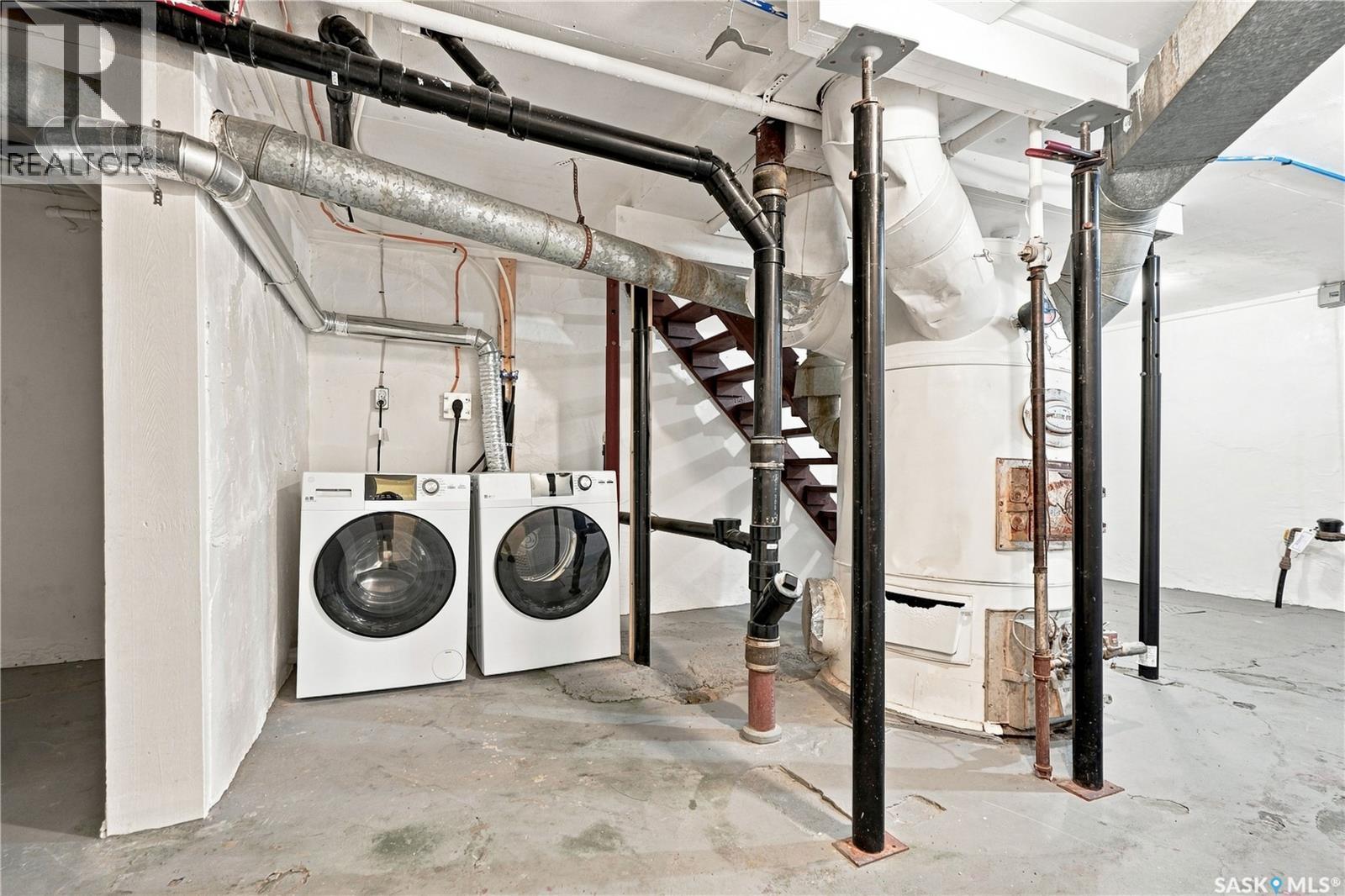 431 G Avenue S, Saskatoon, SK - Indoor Photo Showing Laundry Room