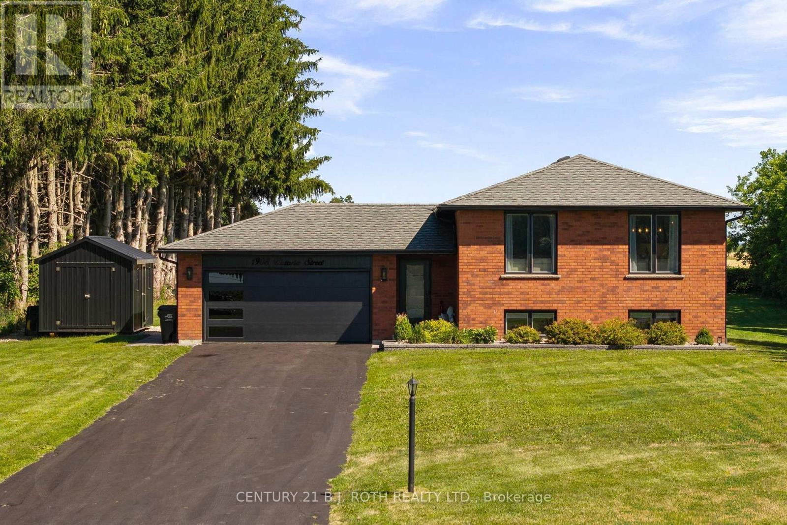 1908 10Th Line, Innisfil, ON - Outdoor