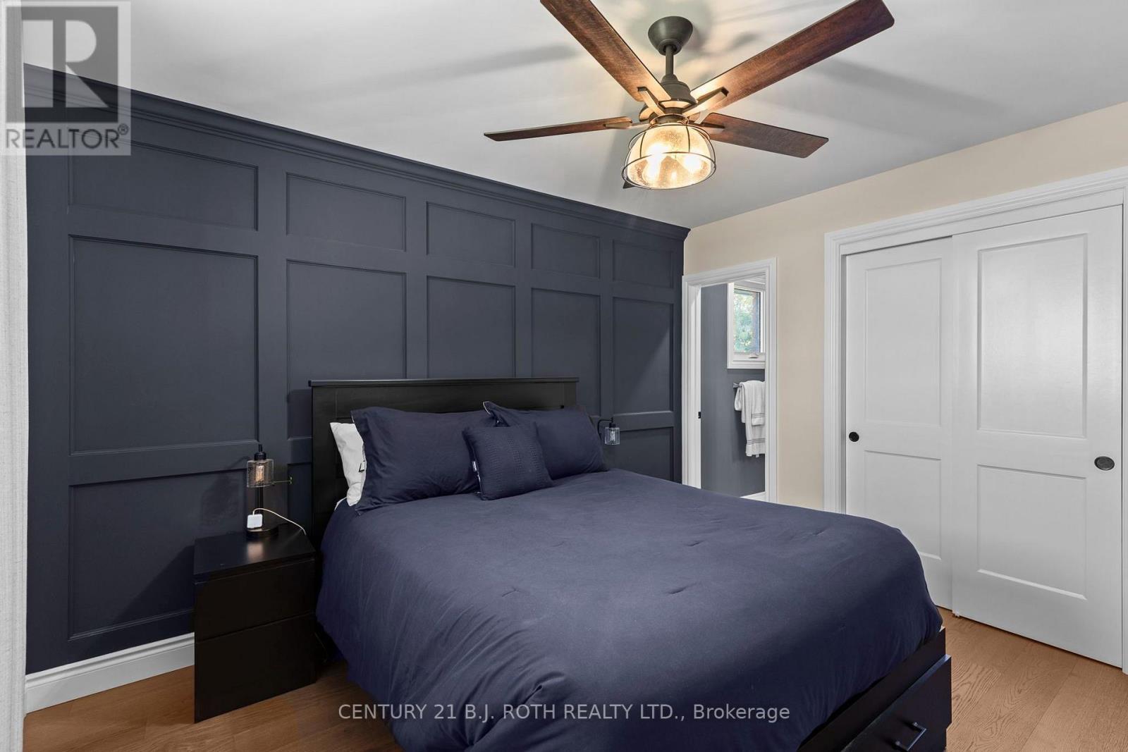 1908 10Th Line, Innisfil, ON - Indoor Photo Showing Bedroom