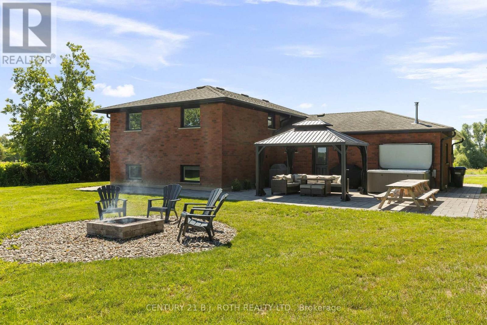 1908 10Th Line, Innisfil, ON - Outdoor