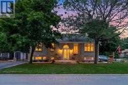 52 HARBOUR CRESCENT Wasaga Beach, ON L9Z 1G5