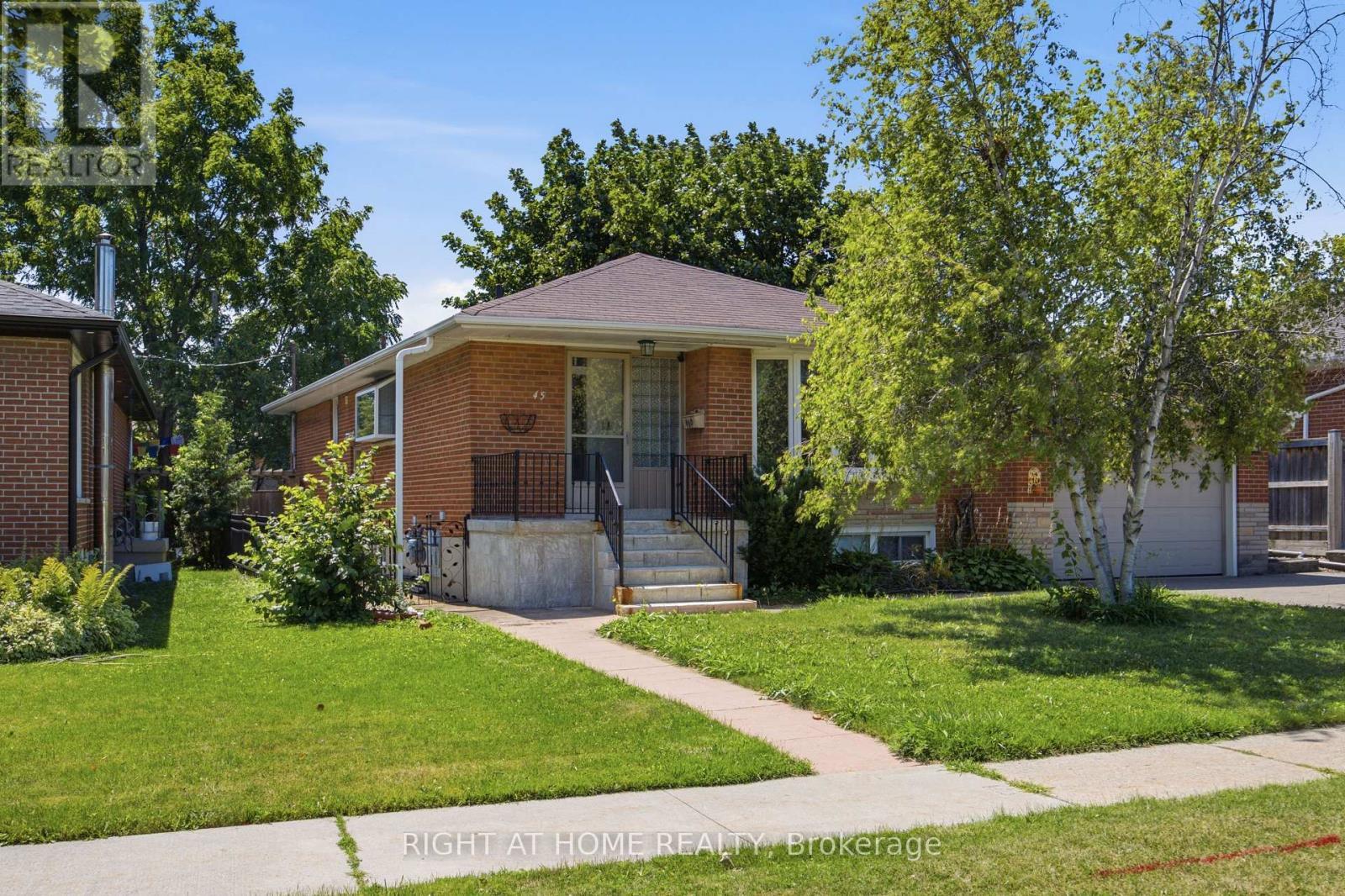45 Faversham Crescent, Toronto, ON - Outdoor