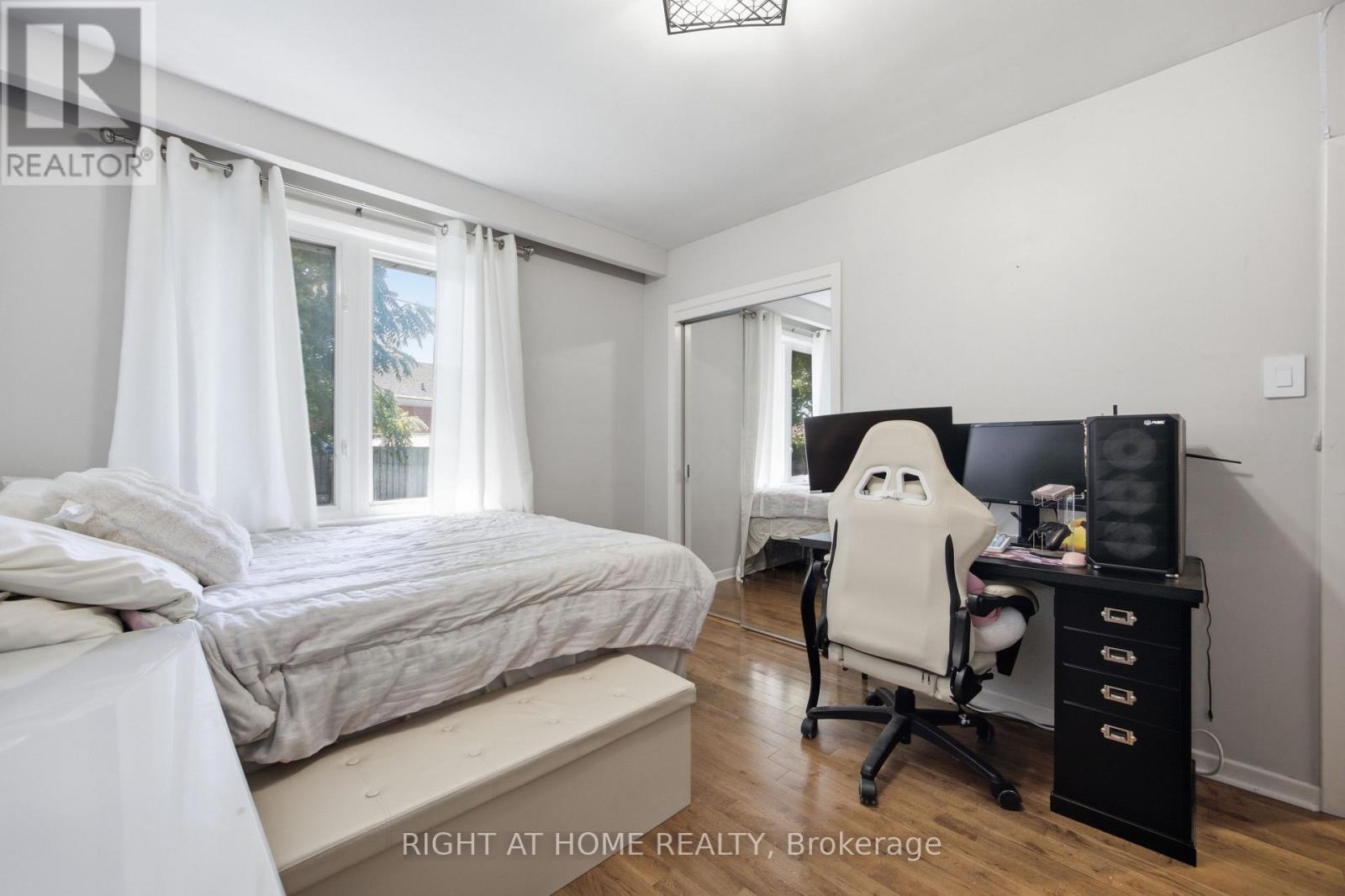 45 Faversham Crescent, Toronto, ON - Indoor Photo Showing Bedroom