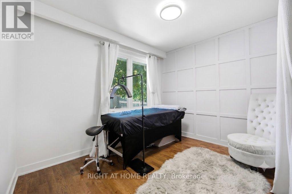 45 Faversham Crescent, Toronto, ON - Indoor