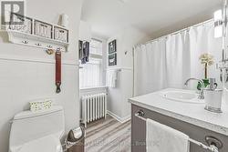 Upstairs Bath - 