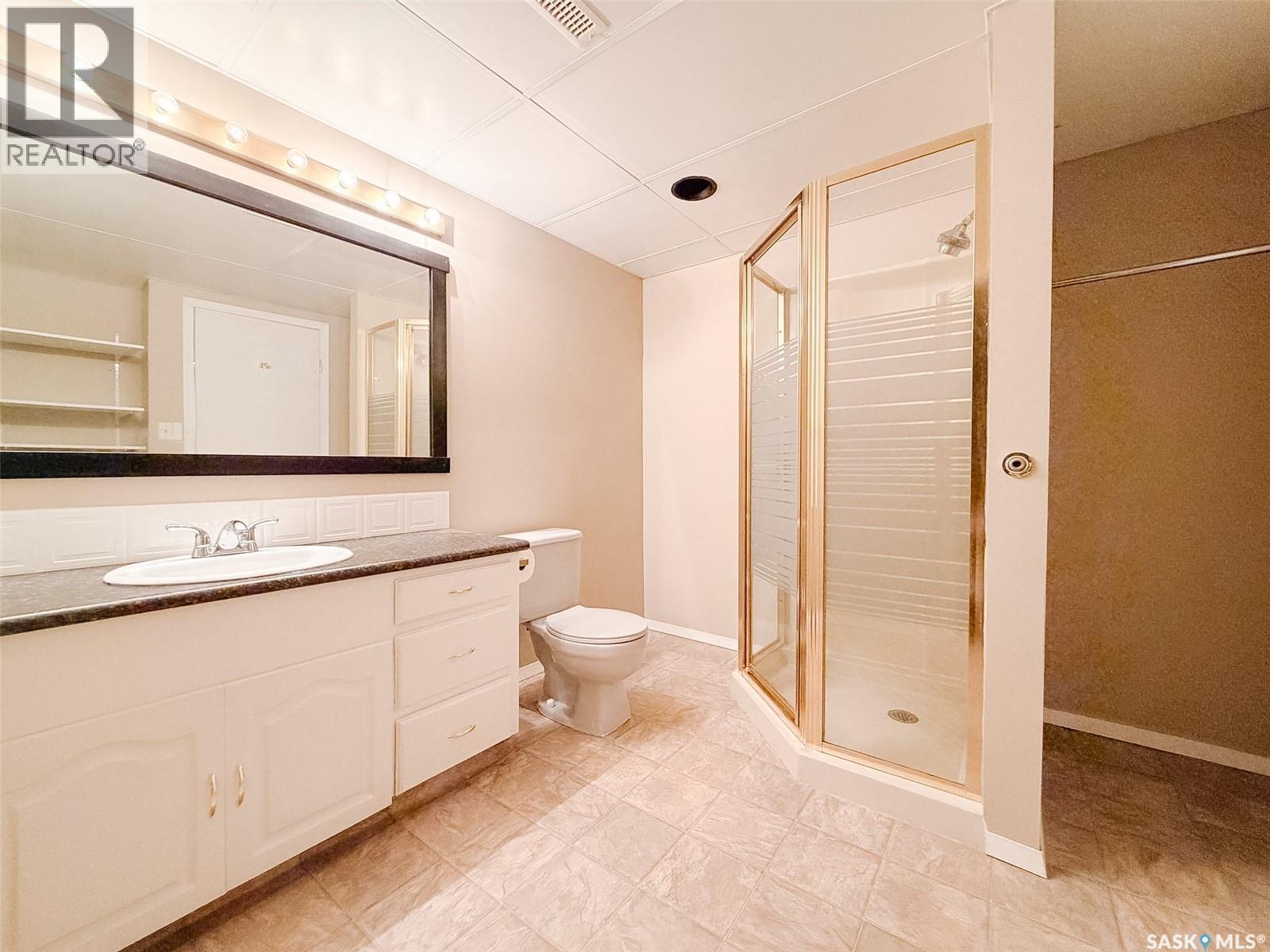 1026 Kingsmere Boulevard, Saskatoon, SK - Indoor Photo Showing Bathroom