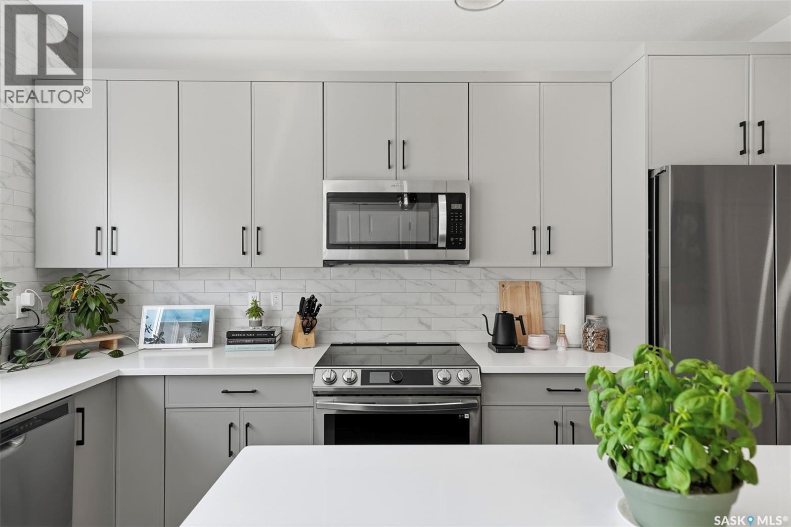 918 3Rd Street, Saskatoon, SK - Indoor Photo Showing Kitchen With Upgraded Kitchen