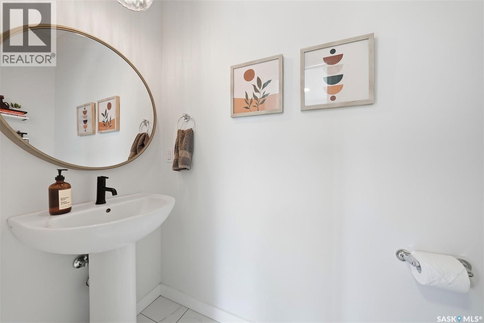 918 3Rd Street, Saskatoon, SK - Indoor Photo Showing Bathroom