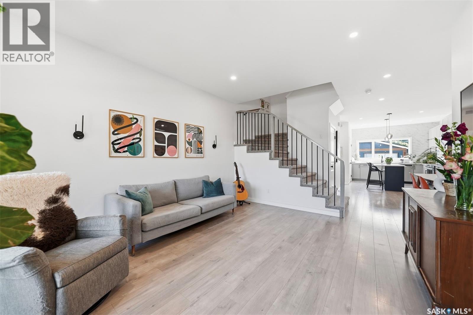 918 3Rd Street, Saskatoon, SK - Indoor Photo Showing Living Room