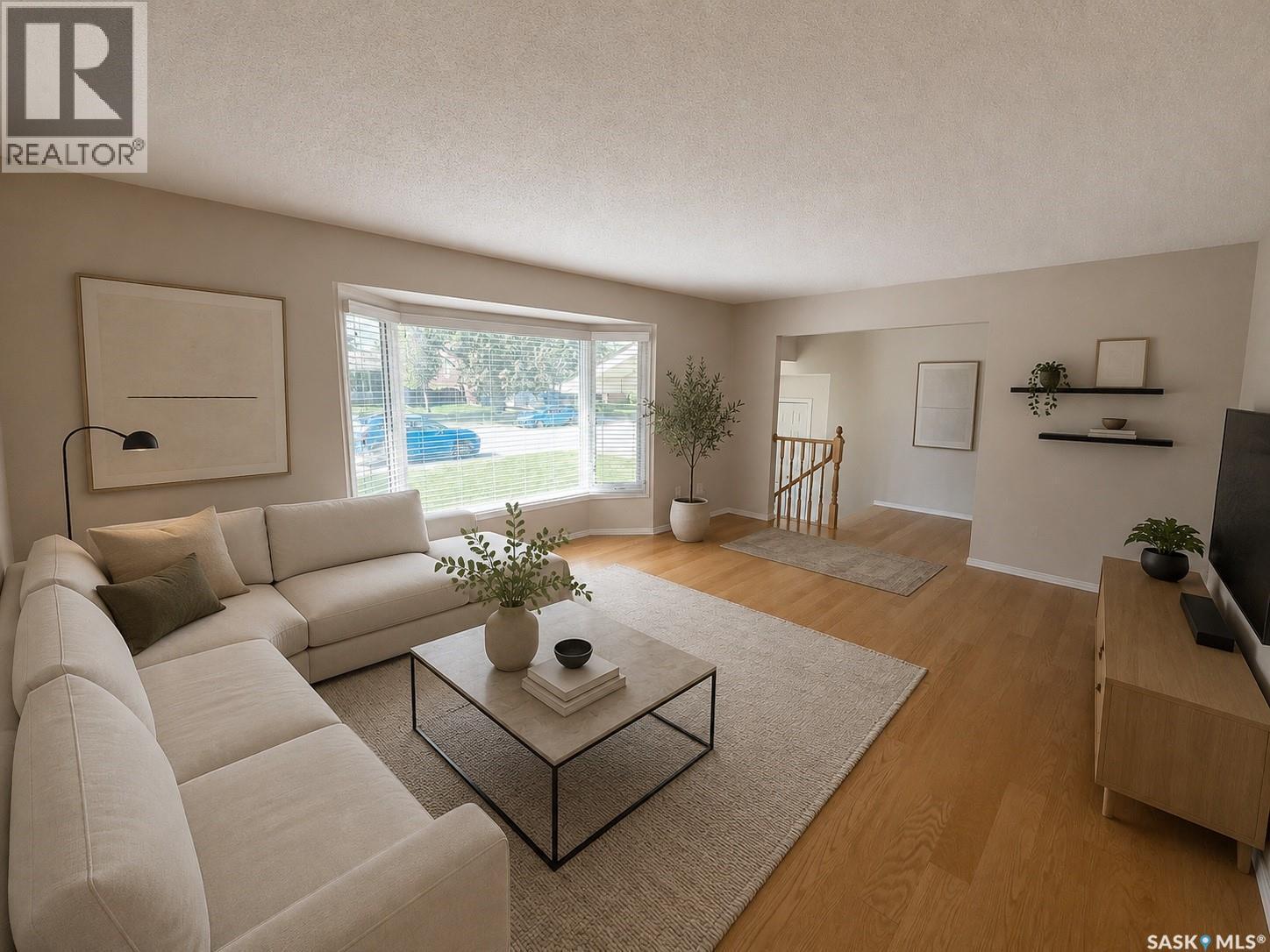 86 Duncan Crescent, Saskatoon, SK - Indoor Photo Showing Living Room