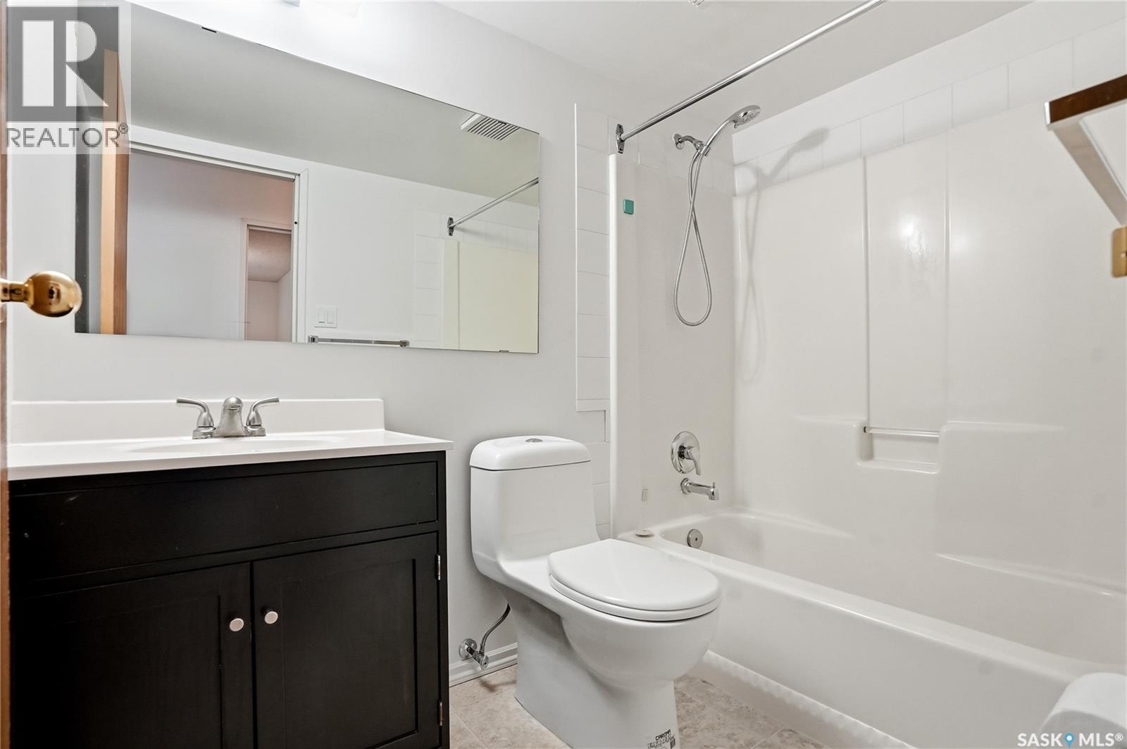 212 217A Cree Place, Saskatoon, SK - Indoor Photo Showing Bathroom