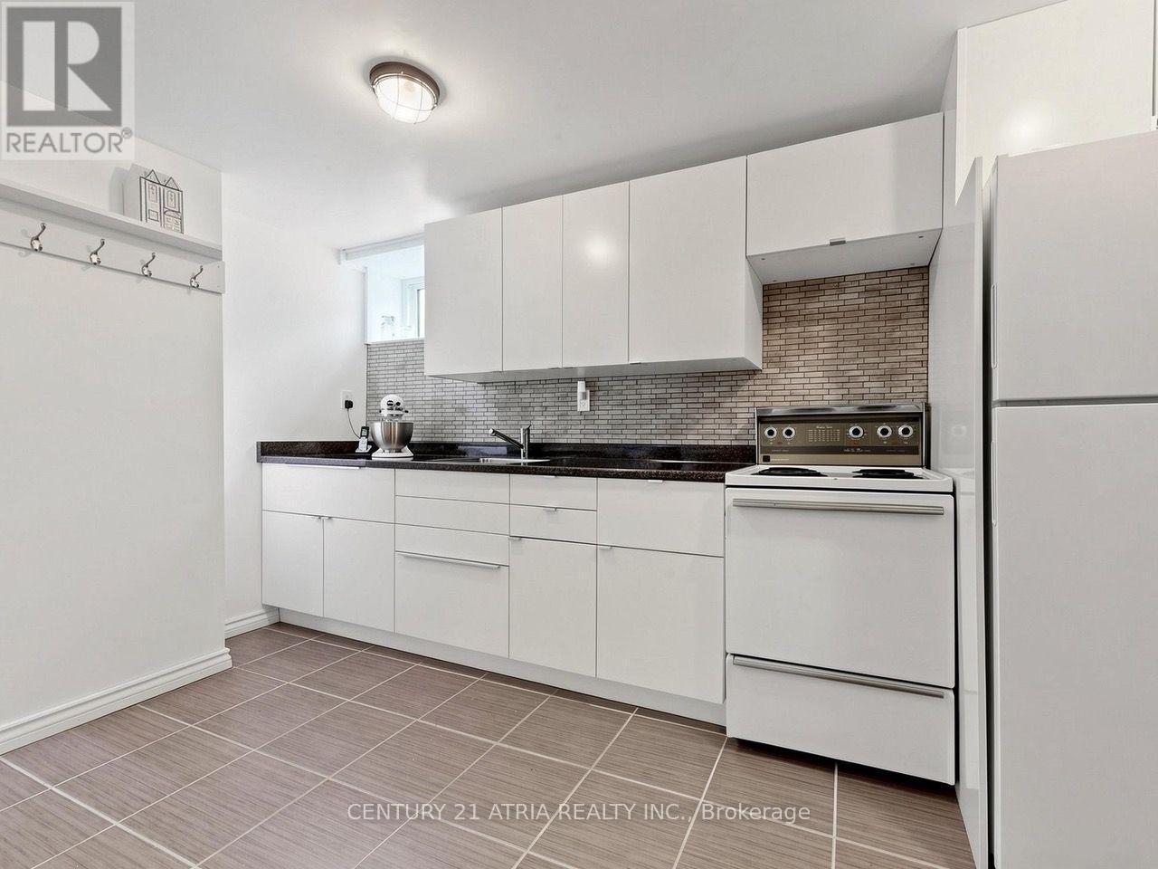22 Jeffton Crescent, Toronto, ON - Indoor Photo Showing Kitchen With Double Sink