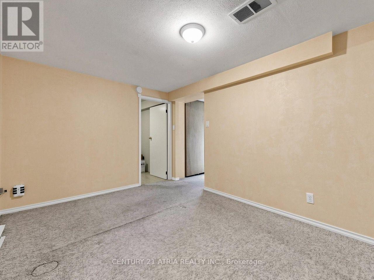 22 Jeffton Crescent, Toronto, ON - Indoor Photo Showing Other Room