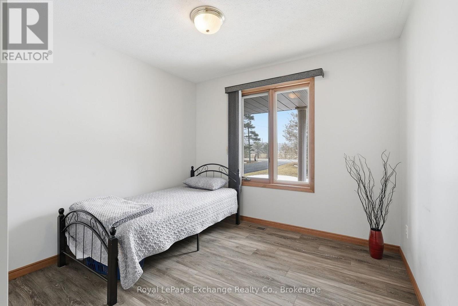 393460 2 Concession, West Grey, ON - Indoor Photo Showing Bedroom