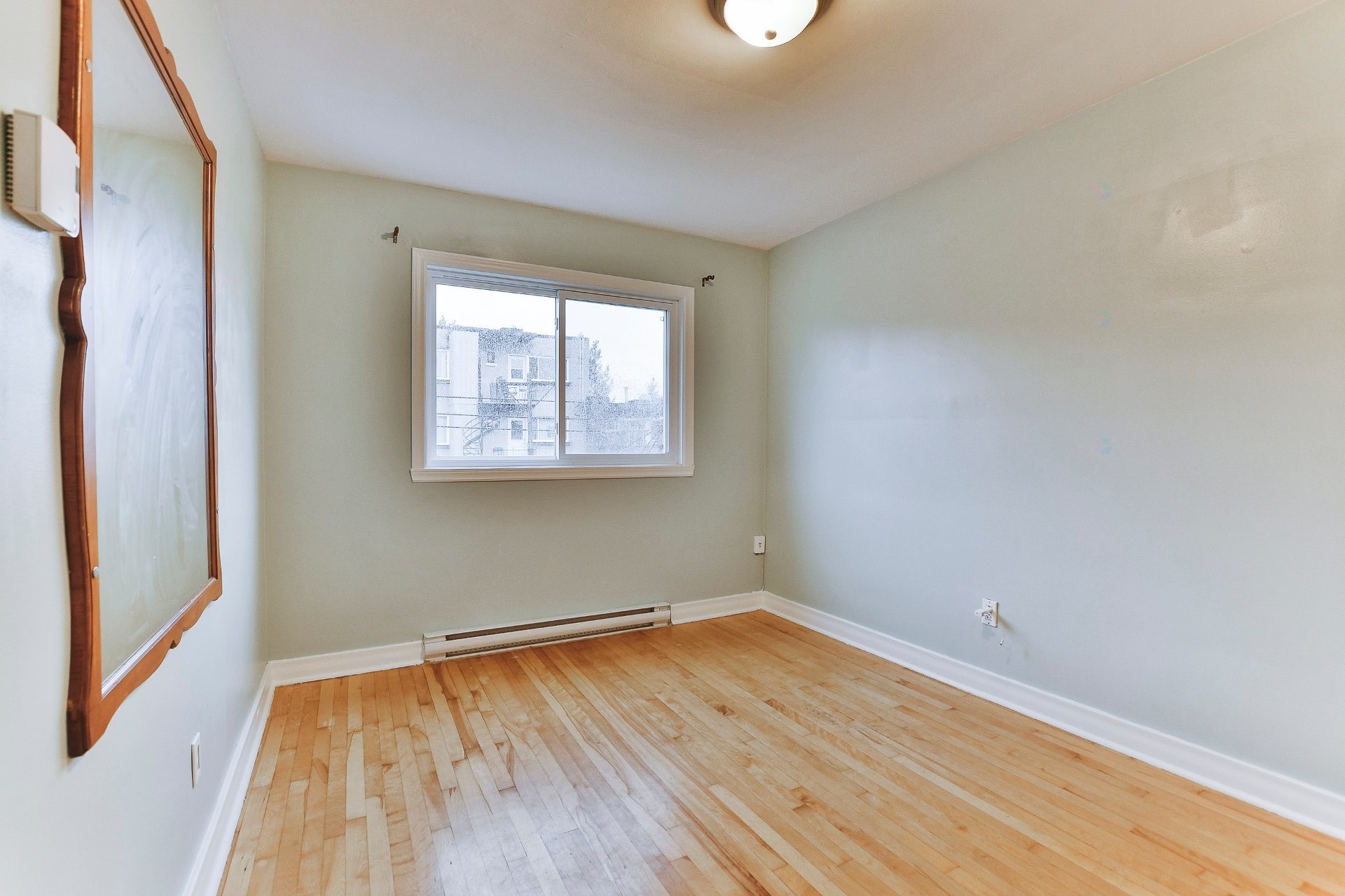 Bedroom - 2062 Rue Bossuet, Montréal (Mercier/Hochelaga-Maisonneuve), QC - Indoor Photo Showing Other Room