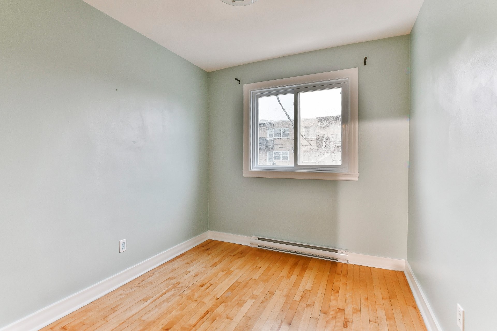Bedroom - 2062 Rue Bossuet, Montréal (Mercier/Hochelaga-Maisonneuve), QC - Indoor Photo Showing Other Room